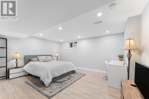 242 Harmer Avenue S, Ottawa, ON - Indoor Photo Showing Bedroom
