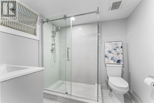 242 Harmer Avenue S, Ottawa, ON - Indoor Photo Showing Bathroom
