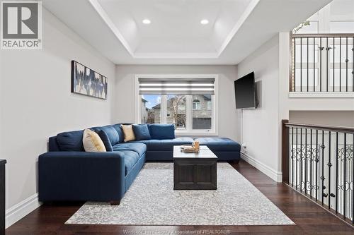 1249 Cancun, Windsor, ON - Indoor Photo Showing Living Room