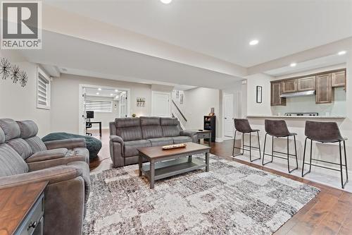 1249 Cancun, Windsor, ON - Indoor Photo Showing Living Room