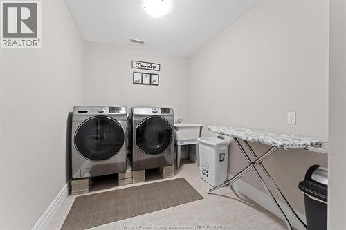1249 Cancun, Windsor, ON - Indoor Photo Showing Laundry Room