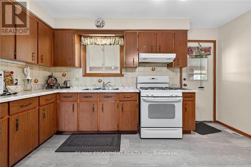 5 Third Road E, Hamilton, ON - Indoor Photo Showing Kitchen With Double Sink