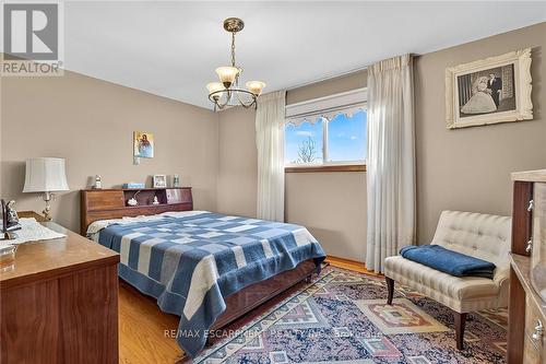 5 Third Road E, Hamilton, ON - Indoor Photo Showing Bedroom