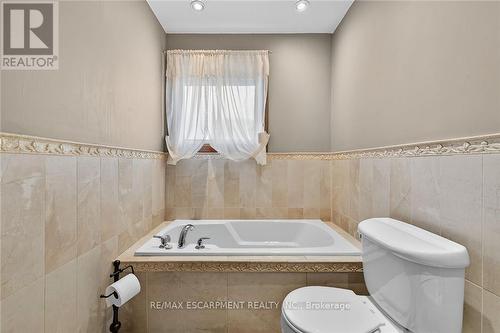 5 Third Road E, Hamilton, ON - Indoor Photo Showing Bathroom