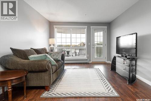 108 2300 Tell Place, Regina, SK - Indoor Photo Showing Living Room