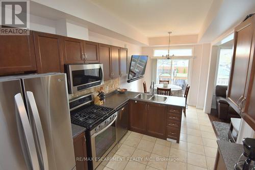 21 - 45 Seabreeze Crescent, Hamilton, ON - Indoor Photo Showing Kitchen With Double Sink
