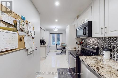 4625 Westbourne Terrace, Mississauga, ON - Indoor Photo Showing Kitchen