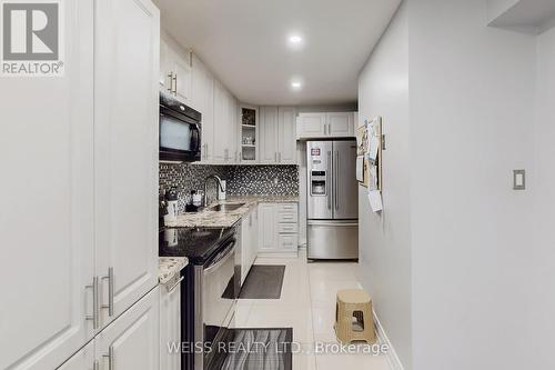 4625 Westbourne Terrace, Mississauga, ON - Indoor Photo Showing Kitchen