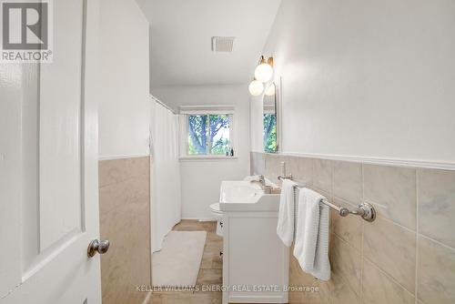 421 Bloomfield Main Street, Prince Edward County (Bloomfield Ward), ON - Indoor Photo Showing Bathroom