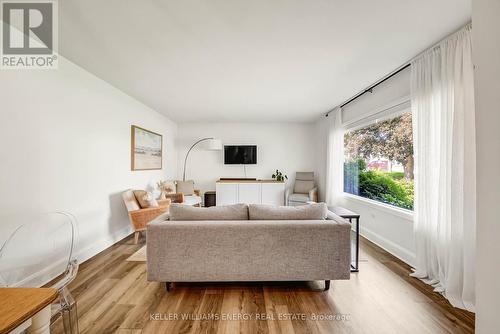 421 Bloomfield Main Street, Prince Edward County (Bloomfield Ward), ON - Indoor Photo Showing Living Room