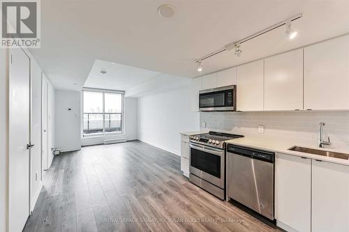 612 - 1401 O'Connor Drive, Toronto, ON - Indoor Photo Showing Kitchen