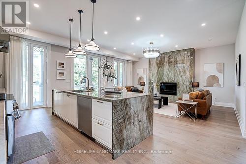 937 Goodwin Road, Mississauga, ON - Indoor Photo Showing Kitchen With Fireplace With Upgraded Kitchen