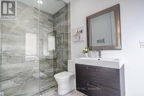 937 Goodwin Road, Mississauga, ON - Indoor Photo Showing Bathroom