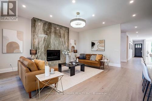 937 Goodwin Road, Mississauga, ON - Indoor Photo Showing Living Room With Fireplace
