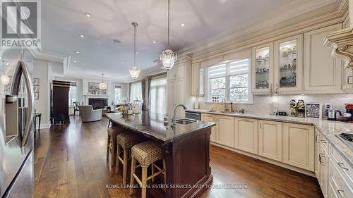 1 Carluke Crescent, Toronto, ON - Indoor Photo Showing Kitchen With Upgraded Kitchen