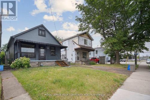 8 Merchison Avenue, Hamilton, ON - Outdoor