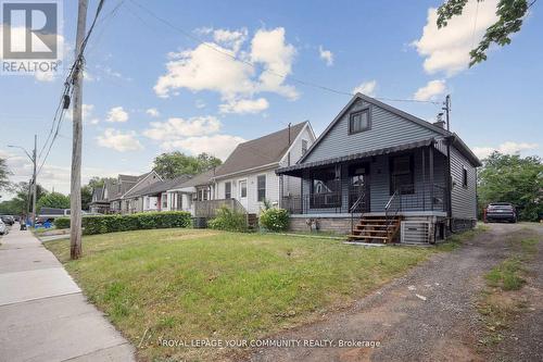 8 Merchison Avenue, Hamilton, ON - Outdoor With Deck Patio Veranda With Facade