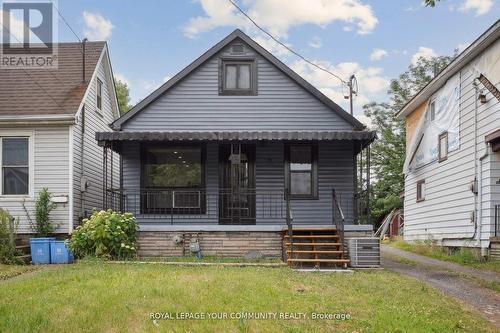 8 Merchison Avenue, Hamilton, ON - Outdoor