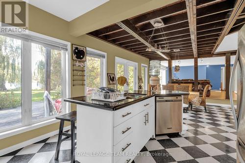 Kitchen - 2322 Summerside Drive, Ottawa, ON - Indoor