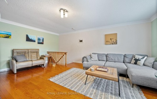 3509 Woodhurst Crescent, Mississauga, ON - Indoor Photo Showing Living Room