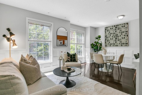 627-3 Everson Drive, Toronto, ON - Indoor Photo Showing Living Room