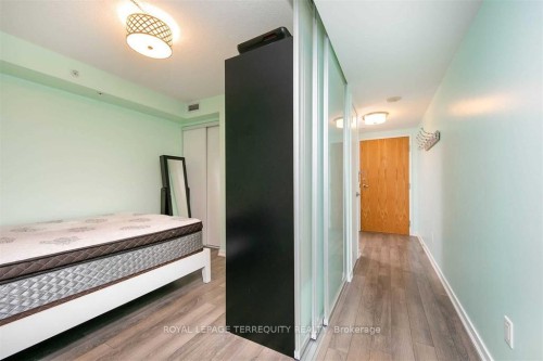 808-20 Joe Shuster Way, Toronto, ON - Indoor