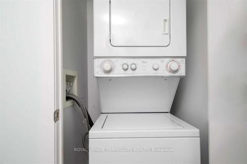 808-20 Joe Shuster Way, Toronto, ON - Indoor Photo Showing Laundry Room
