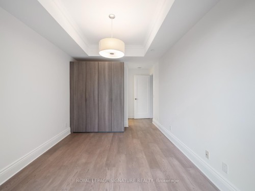 504-128 Pears Avenue, Toronto, ON - Indoor Photo Showing Other Room