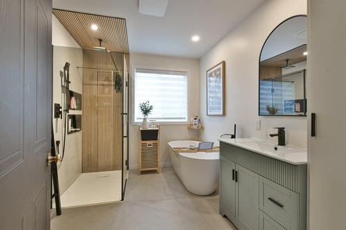 Bathroom - 1678 Rue Des Mandolines, Saint-Jérôme, QC - Indoor Photo Showing Bathroom
