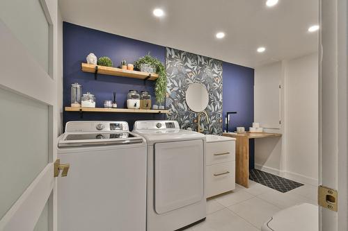 Laundry room - 1678 Rue Des Mandolines, Saint-Jérôme, QC - Indoor Photo Showing Laundry Room