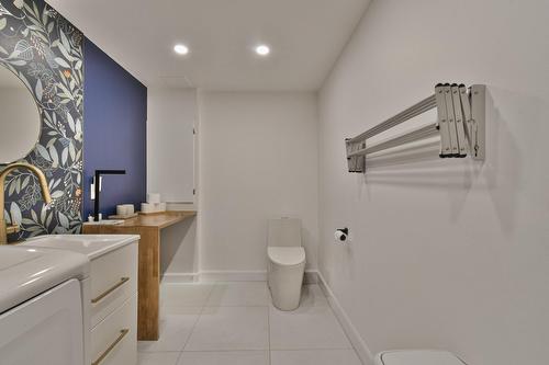 Powder room - 1678 Rue Des Mandolines, Saint-Jérôme, QC - Indoor Photo Showing Bathroom
