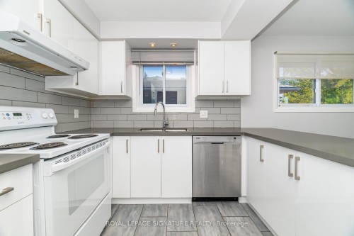 7 Maitland Avenue, Hamilton, ON - Indoor Photo Showing Kitchen