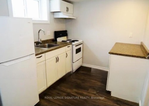 7 Maitland Avenue, Hamilton, ON - Indoor Photo Showing Kitchen