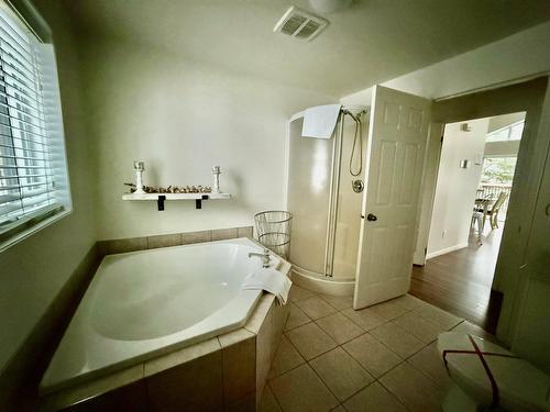 Salle de bains - 1750  - 1752 Rue Marie-Louise-Vallée, Mont-Tremblant, QC - Indoor Photo Showing Bathroom