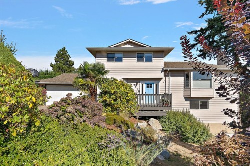 2518 Monte Vista Pl, Central Saanich, BC 