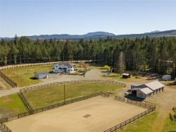 2075 Parkway Pl  Errington, BC V0R 1V0