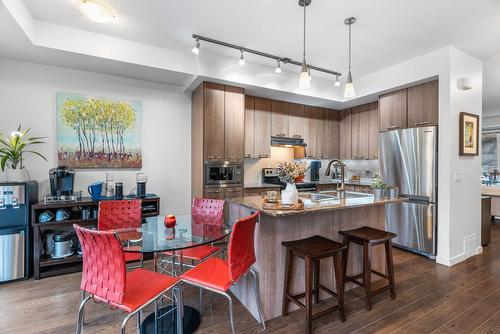613 Boynton Place, Kelowna, BC - Indoor Photo Showing Kitchen With Double Sink With Upgraded Kitchen