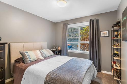 613 Boynton Place, Kelowna, BC - Indoor Photo Showing Bedroom