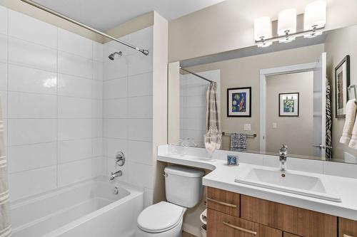 613 Boynton Place, Kelowna, BC - Indoor Photo Showing Bathroom
