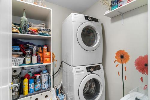 613 Boynton Place, Kelowna, BC - Indoor Photo Showing Laundry Room