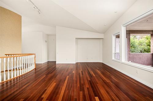 2090 Bowron Street, Kelowna, BC - Indoor Photo Showing Other Room