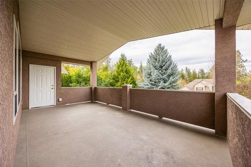2090 Bowron Street, Kelowna, BC - Outdoor With Exterior