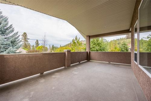 2090 Bowron Street, Kelowna, BC - Outdoor With Exterior