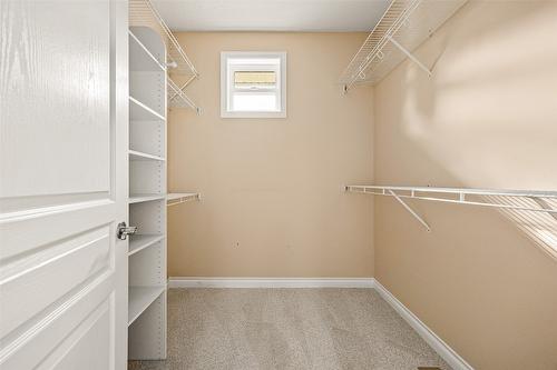 2090 Bowron Street, Kelowna, BC - Indoor With Storage