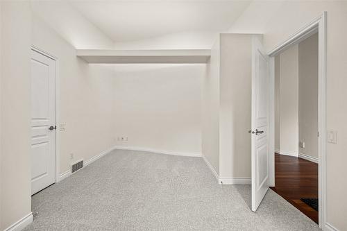 2090 Bowron Street, Kelowna, BC - Indoor Photo Showing Other Room