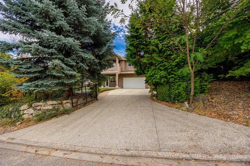 2090 Bowron Street, Kelowna, BC - Outdoor