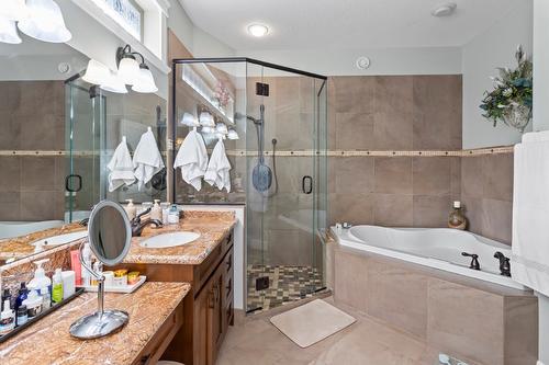 18-420 20Th Avenue, Creston, BC - Indoor Photo Showing Bathroom