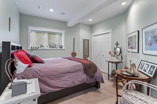 18-420 20Th Avenue, Creston, BC - Indoor Photo Showing Bedroom