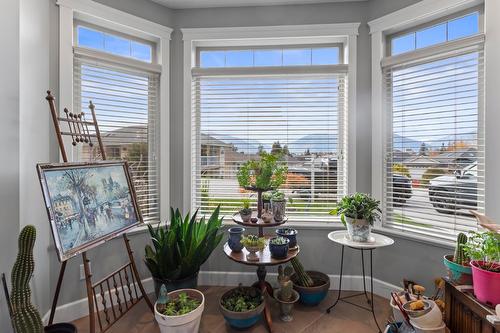 18-420 20Th Avenue, Creston, BC - Indoor