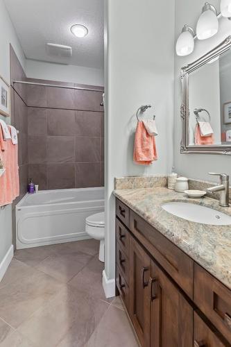 18-420 20Th Avenue, Creston, BC - Indoor Photo Showing Bathroom